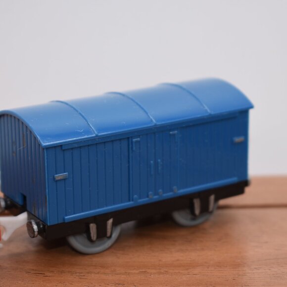 NIA 18 - 2013 Gullane Thomas & Friends TrackMaster Engine Motorized Oran… - Picture 4 of 6